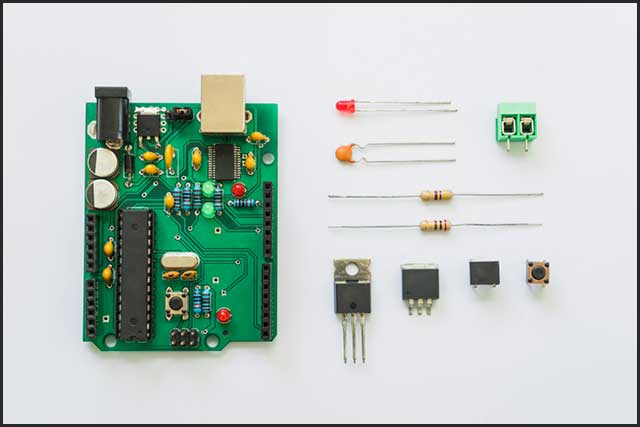 ‘’Custom Circuit Board: The Guide to How to Design.‘’