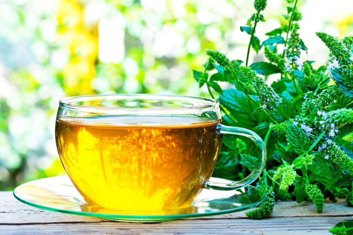 Drink These Herbal Tea Regularly For Healthy Skin!